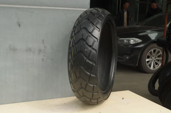 E4 Approved Hot Selling Scooter Tires 120/70-12 6PR TL Tubeless Tire Self-Cleaning Tread Design for Motocycle, Enduro & Hard Pack Terrain-J823