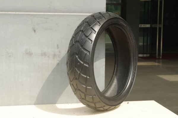 E4 Approved Hot Selling Scooter Tires 120/70-12 6PR TL Tubeless Tire Self-Cleaning Tread Design for Motocycle, Enduro & Hard Pack Terrain-J823