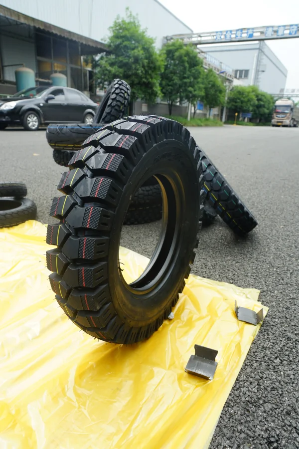 30 Years Factory Supplying Tricycle Tire 4.50-12  ULT Heavy Capacity For Three Wheel Motocycle 8PRTT-J695