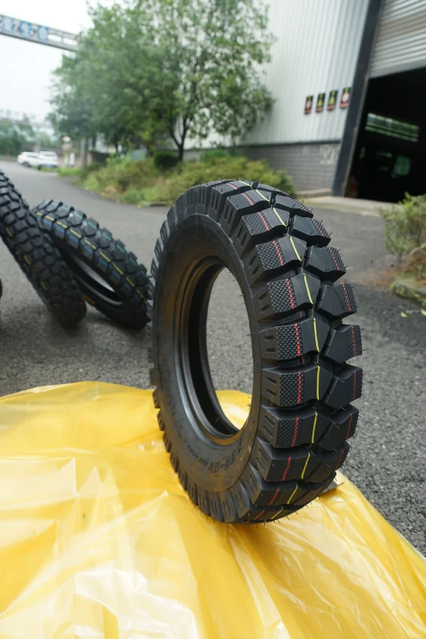 30 Years Factory Supplying Tricycle Tire 4.50-12  ULT Heavy Capacity For Three Wheel Motocycle 8PRTT-J695