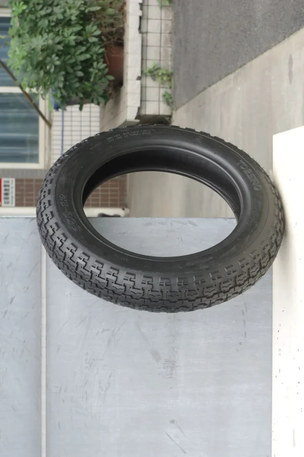 Manufacturer Supply OEM Quality Scooter Tyre 12 Inch 3.00-12  4PRTT 6PRTT/TL Strenth Tube Tire Tubeless Tire High Quality-J670