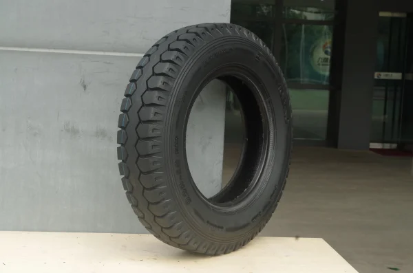 30 Years Factory Supplying ULT Tricycle Tire 5.00-12  Heavy Capacity For Three Wheel Motocycle Cheap Price 8PR TT/TL 10PRTT-J801