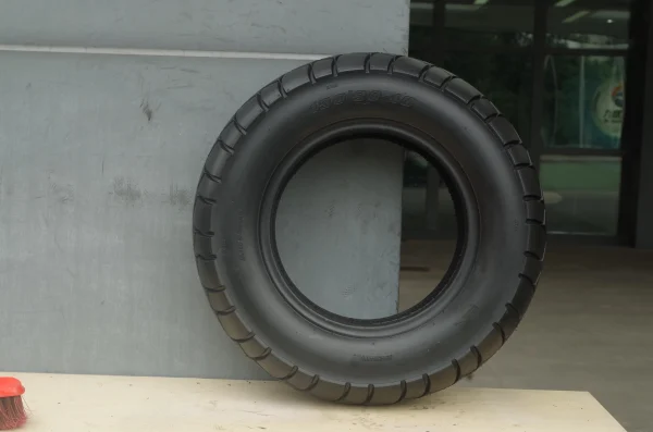 High Speed Motorcycle And Scooter Tyre 130/90-10 4PRTL 6PRTL Tubeless Tire Pneumatic Tire Manufacture Supply -J881